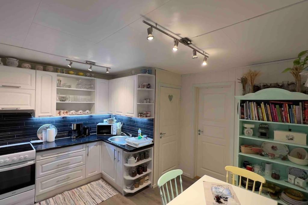 Marta'S Home-Cozy Appartment Near The Airport Andselv Bagian luar foto